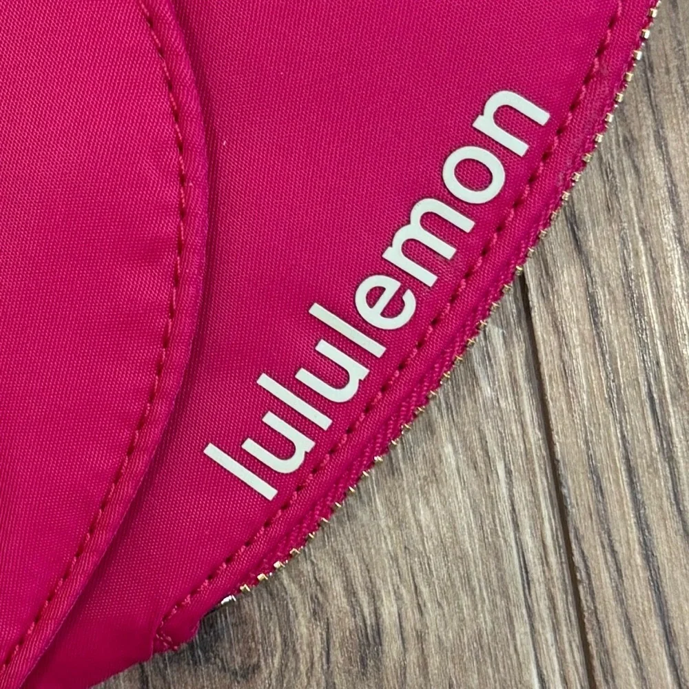 NWT Lululemon Dual Pouch Wristlet *Heart In Passionate/Gold